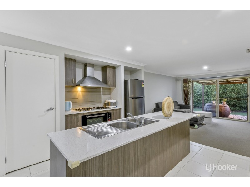 6 Yvonne Way, Tarneit VIC 3029