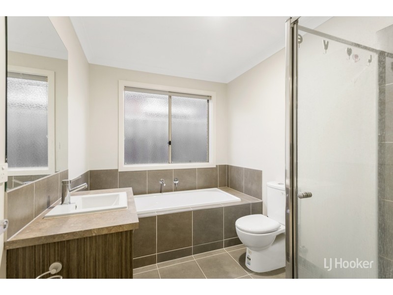 6 Yvonne Way, Tarneit VIC 3029