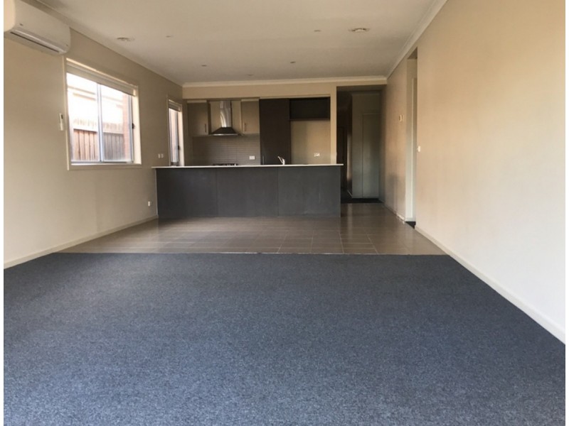 8 Piping Lane, Kurunjang VIC 3337