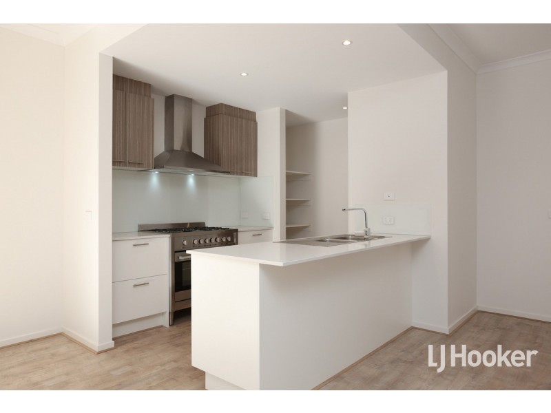 53 Airmaid Drive, Williams Landing VIC 3027