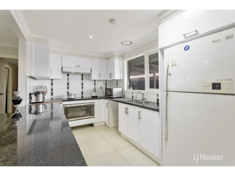 23 Stewart Crescent, Rockbank VIC 3335