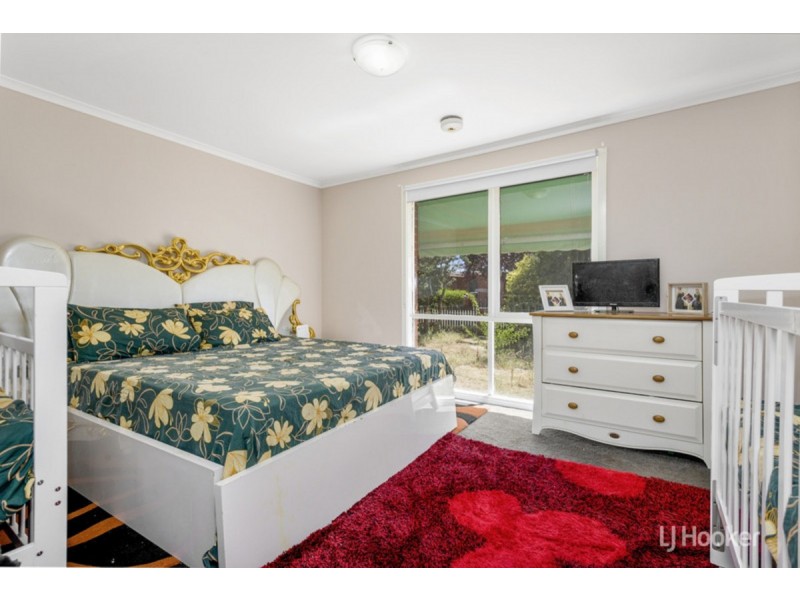 23 Stewart Crescent, Rockbank VIC 3335