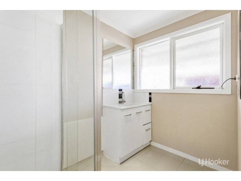 23 Stewart Crescent, Rockbank VIC 3335