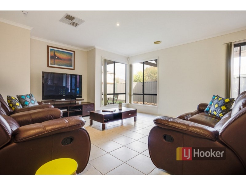 27 Condamine Avenue, Wyndham Vale VIC 3024