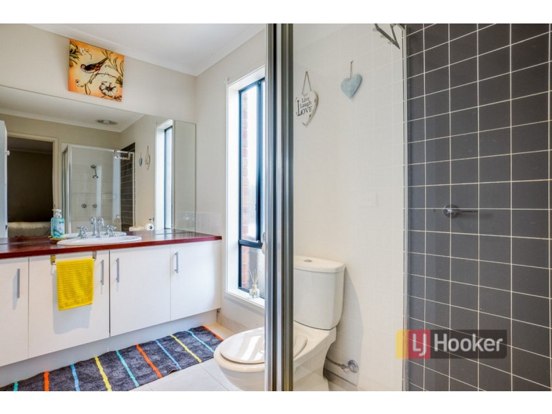 27 Condamine Avenue, Wyndham Vale VIC 3024