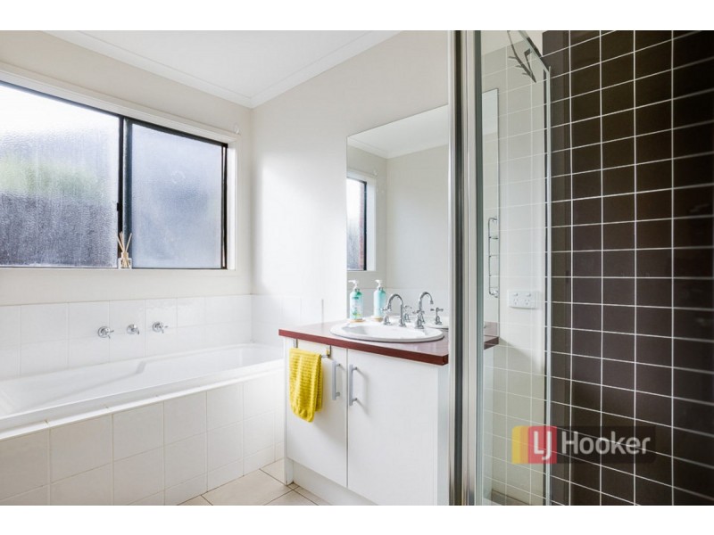 27 Condamine Avenue, Wyndham Vale VIC 3024