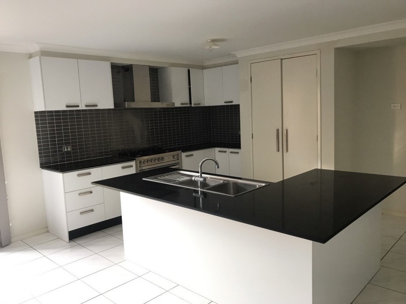 6 Murdeduke Crescent, Wyndham Vale VIC 3024