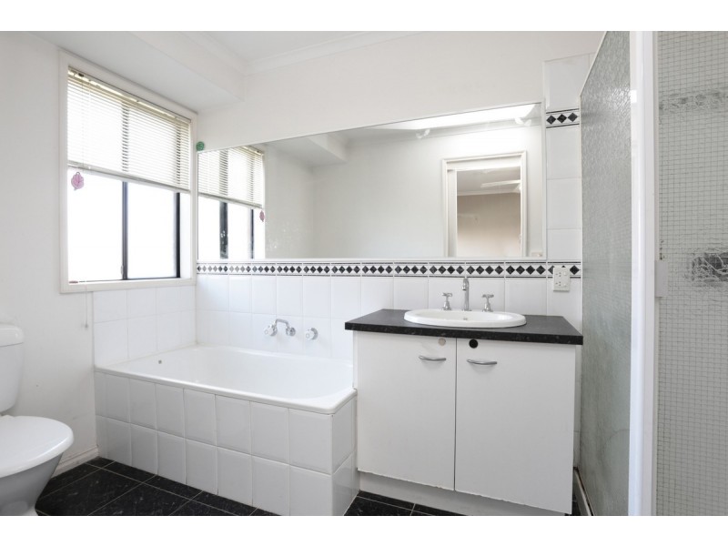31 Karinya Close, Werribee VIC 3030