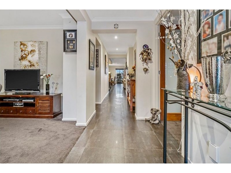 70 Rose Grange Boulevard, Tarneit VIC 3029