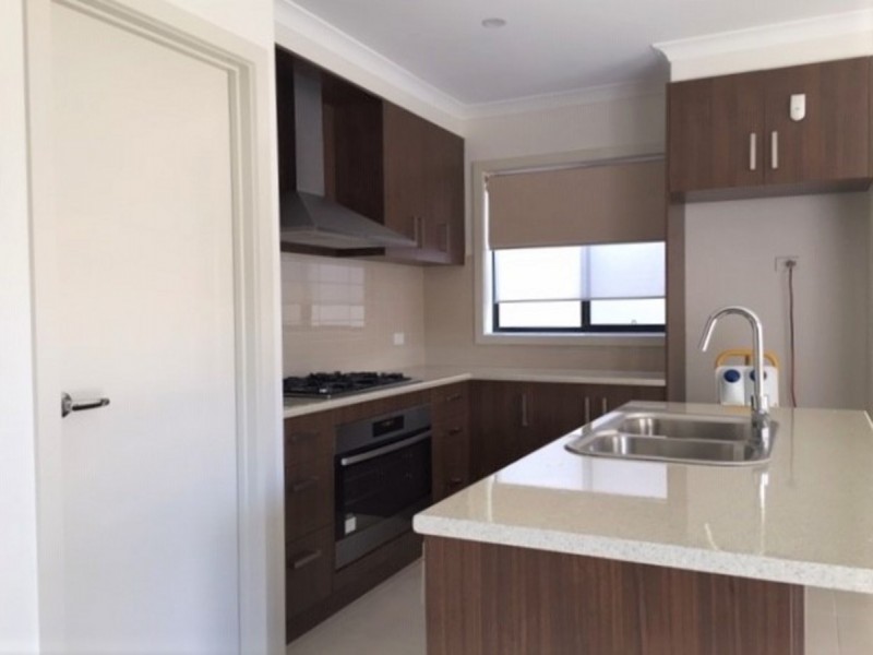 10 Gershwin Crescent, Point Cook VIC 3030