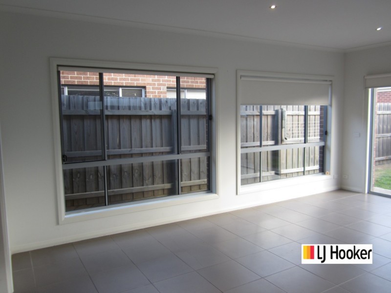 2/33 Memphis Drive, Truganina VIC 3029