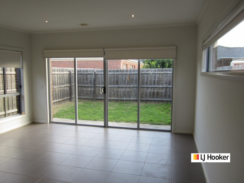 2/33 Memphis Drive, Truganina VIC 3029