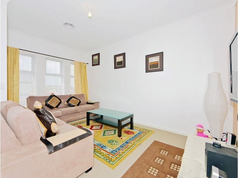 2/14 Harness Court, Truganina VIC 3029