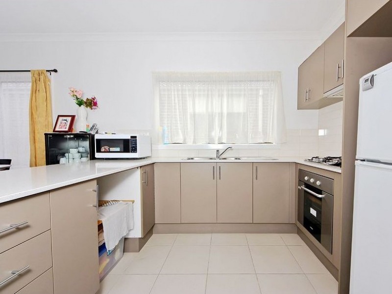 2/14 Harness Court, Truganina VIC 3029