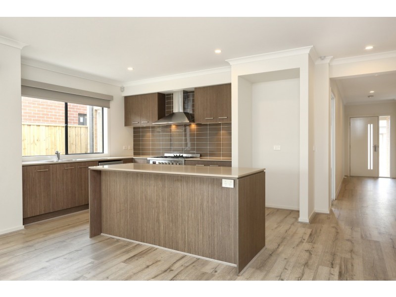 14 Bunsen Way, Truganina VIC 3029