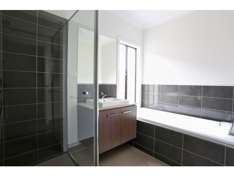 14 Bunsen Way, Truganina VIC 3029