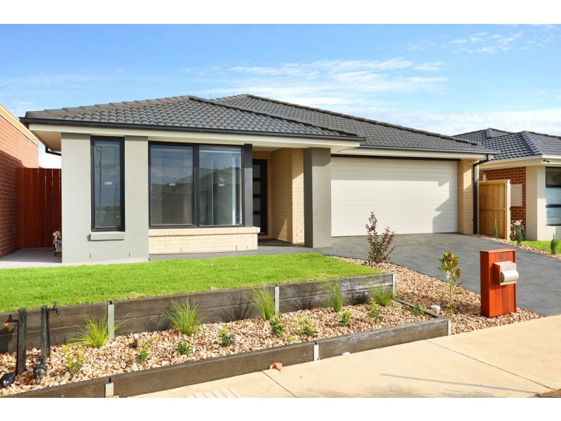 8 Lumley Circuit, Werribee VIC 3030