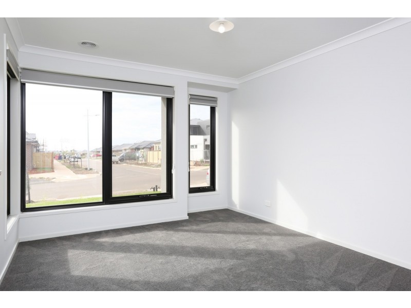 8 Lumley Circuit, Werribee VIC 3030