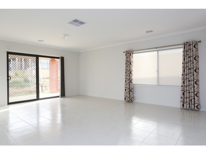 10 Oswin Street, Maddingley VIC 3340