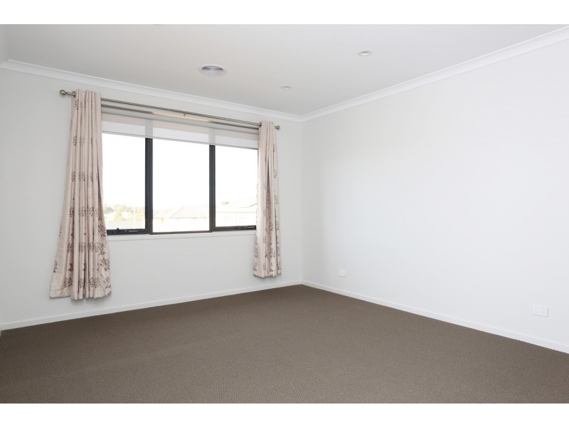 10 Oswin Street, Maddingley VIC 3340