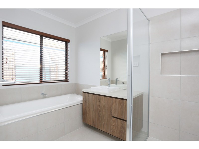 10 Oswin Street, Maddingley VIC 3340