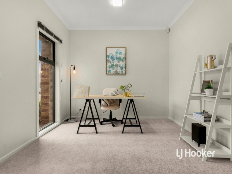 16 Quadrant Approach, Williams Landing VIC 3027