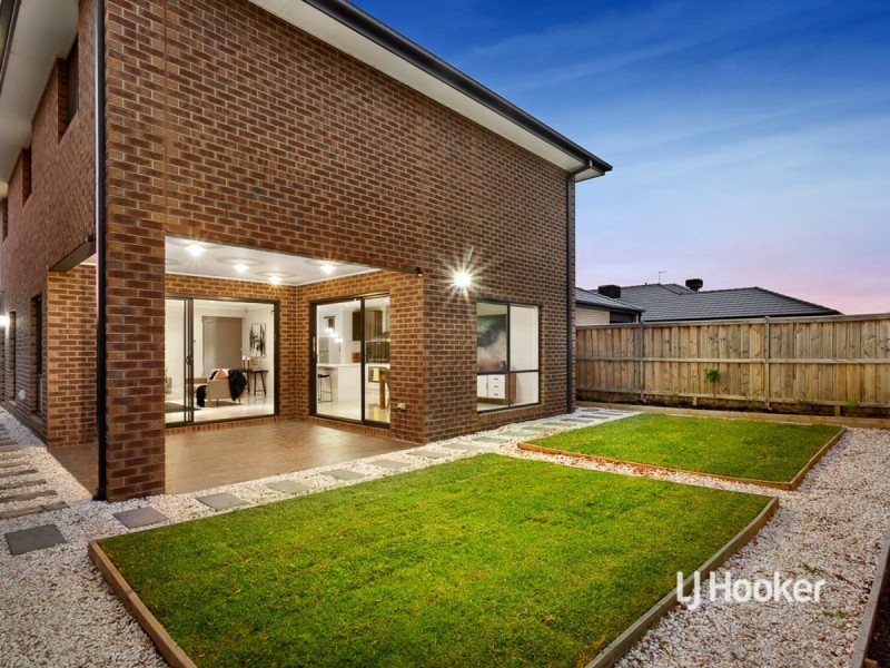 16 Quadrant Approach, Williams Landing VIC 3027