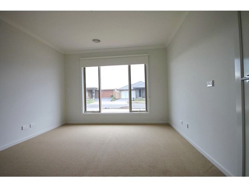 37 Taworri Crescent, Werribee VIC 3030