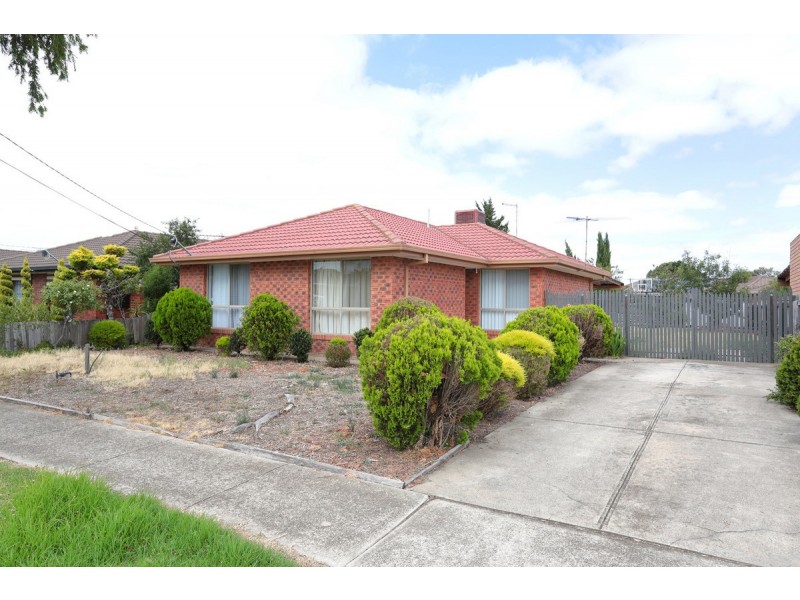 24 Silvereye Crescent, Werribee VIC 3030