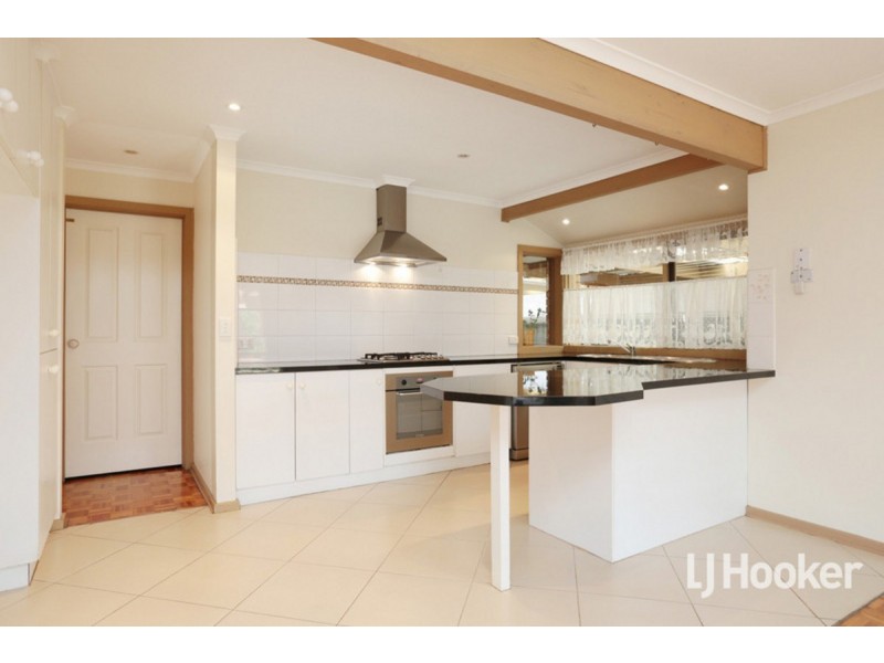 99 Bellbridge Drive, Hoppers Crossing VIC 3029