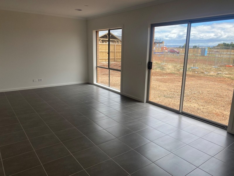 10 Akhtar Avenue, Rockbank VIC 3335