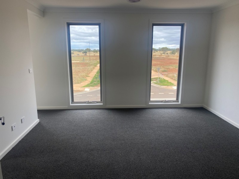 10 Akhtar Avenue, Rockbank VIC 3335