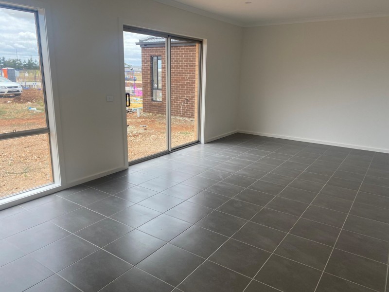 10 Akhtar Avenue, Rockbank VIC 3335