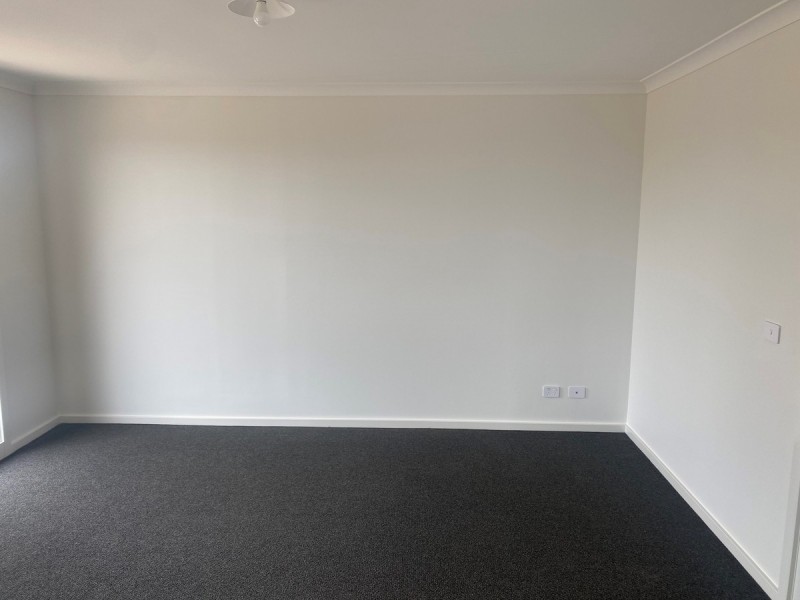 10 Akhtar Avenue, Rockbank VIC 3335