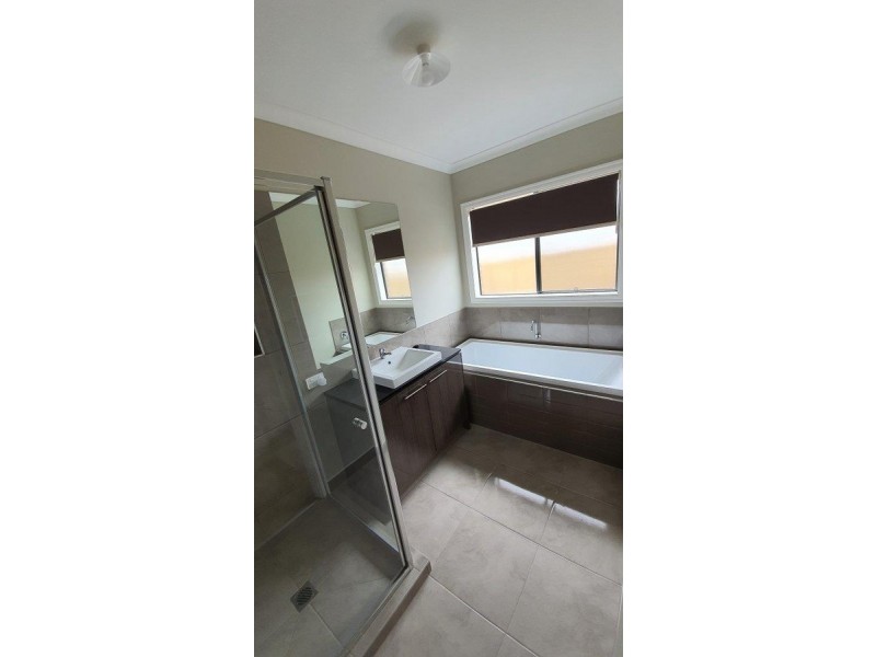 24 Stockmans Drive, Truganina VIC 3029