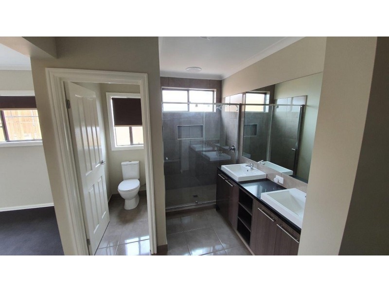 24 Stockmans Drive, Truganina VIC 3029