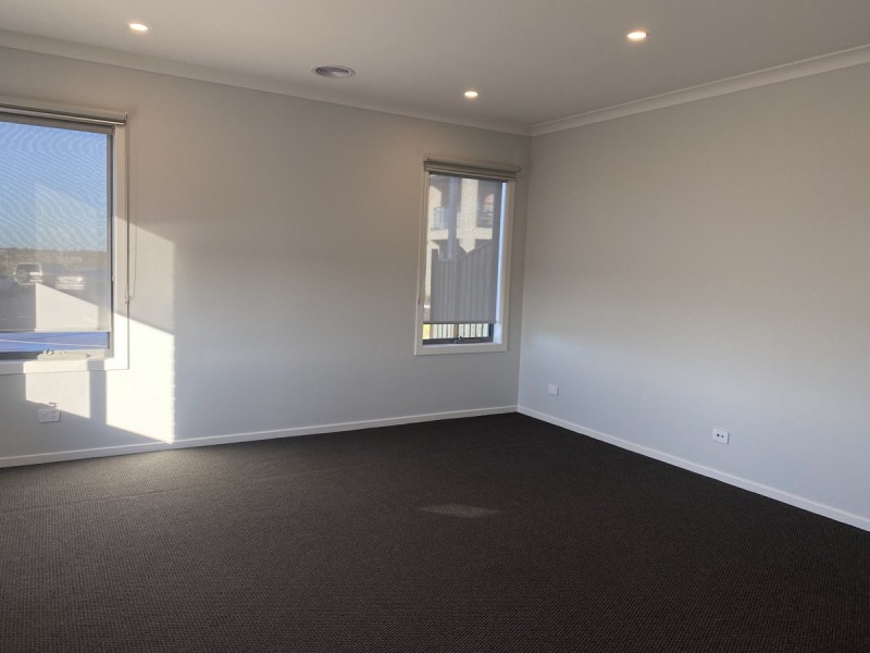 24 Edgewood Boulevard, Tarneit VIC 3029
