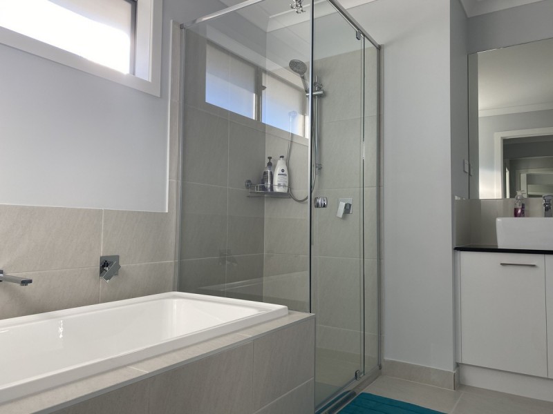 24 Edgewood Boulevard, Tarneit VIC 3029