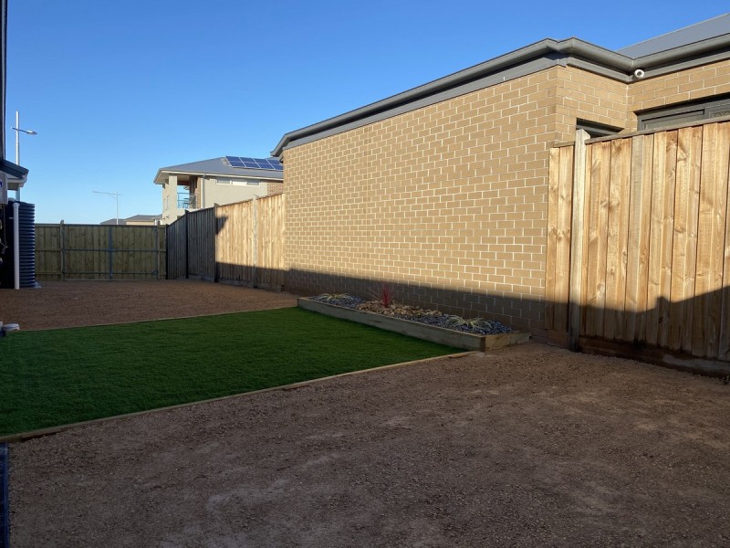 24 Edgewood Boulevard, Tarneit VIC 3029
