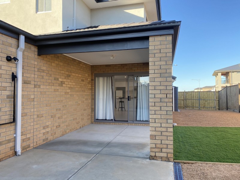 24 Edgewood Boulevard, Tarneit VIC 3029