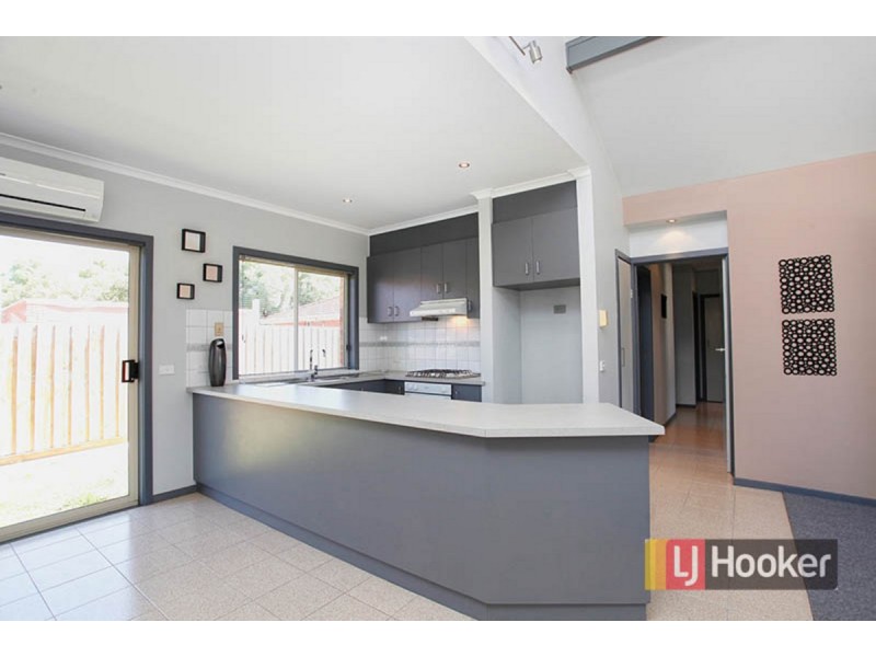 2/86 Hogans Road, Hoppers Crossing VIC 3029