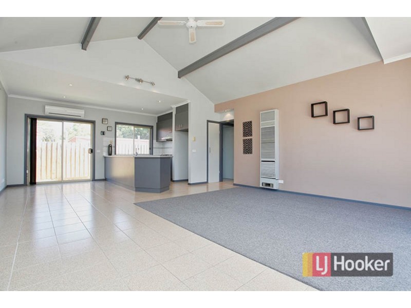 2/86 Hogans Road, Hoppers Crossing VIC 3029