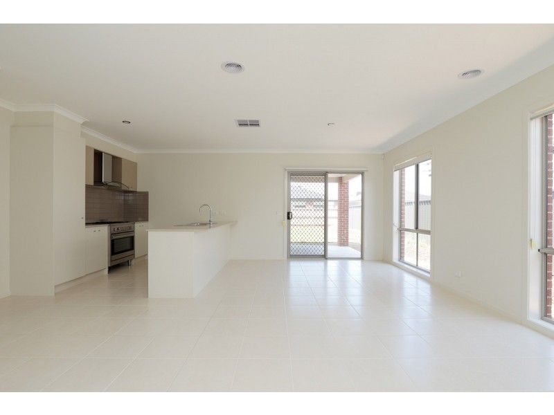 23 Henderson Drive, Tarneit VIC 3029