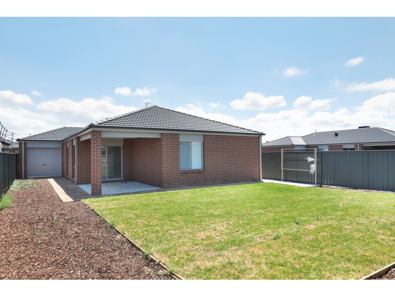 23 Henderson Drive, Tarneit VIC 3029