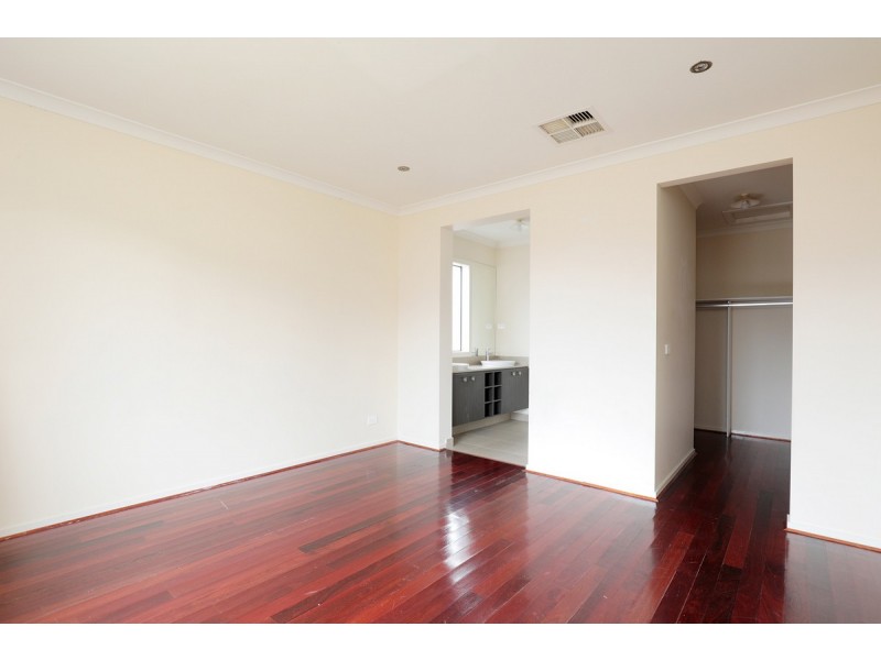 75 Treeve Parkway, Werribee VIC 3030