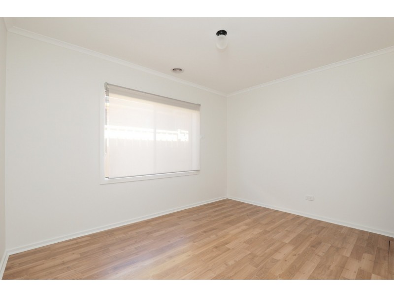 1/22 Golden Avenue, Werribee VIC 3030