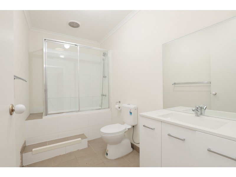 1/22 Golden Avenue, Werribee VIC 3030