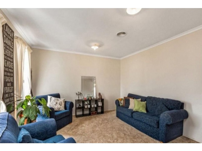 27 Dalkeith Drive, Point Cook VIC 3030