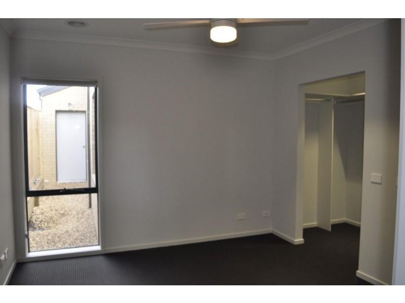 18 Mietta Terrace, Greenvale VIC 3059