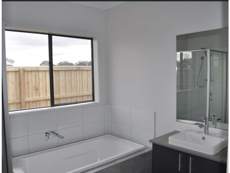 18 Mietta Terrace, Greenvale VIC 3059